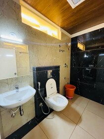 Iroomz D Silver Suites