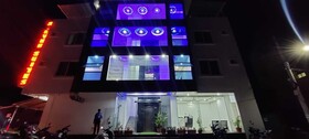 Iroomz D Silver Suites