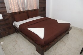 Iroomz D Silver Suites