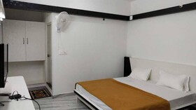 Iroomz D Silver Suites
