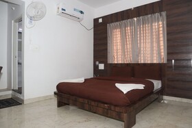 Iroomz D Silver Suites