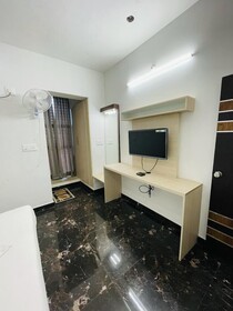 Iroomz D Silver Suites