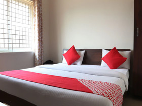 Lotus Inn By OYO Rooms