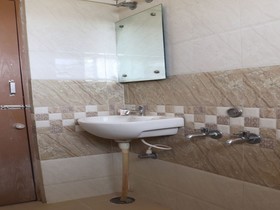 Lotus Inn By OYO Rooms