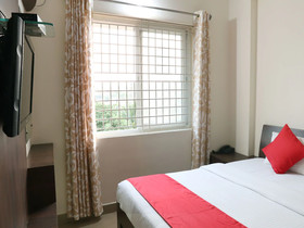 Lotus Inn By OYO Rooms