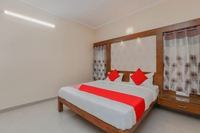 Monisha Residency By OYO Rooms