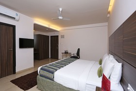 Oasis Hotel  by OYO Rooms