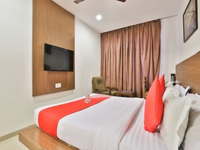 OYO 13562 G K Convention Hall