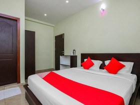 Surabhi Comforts by OYO Rooms