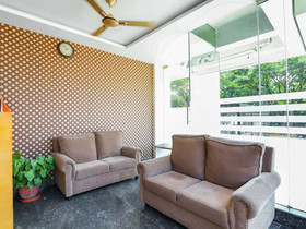 Surabhi Comforts by OYO Rooms