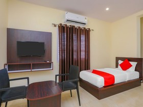 Surabhi Comforts by OYO Rooms