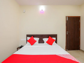 Surabhi Comforts by OYO Rooms