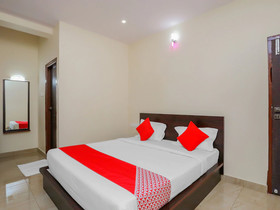 Surabhi Comforts by OYO Rooms