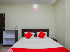 Surabhi Comforts by OYO Rooms