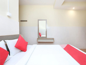 Varadashree Comforts By OYO Rooms