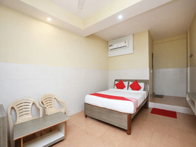 Varadashree Comforts By OYO Rooms