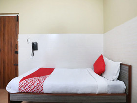 Varadashree Comforts By OYO Rooms