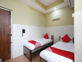 Varadashree Comforts By OYO Rooms