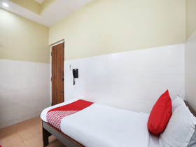 Varadashree Comforts By OYO Rooms