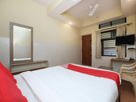 Varadashree Comforts By OYO Rooms