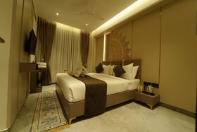 Yuvraj Le Royale