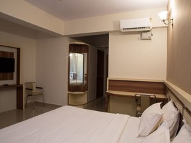 Sri Nidhi Hotel by OYO