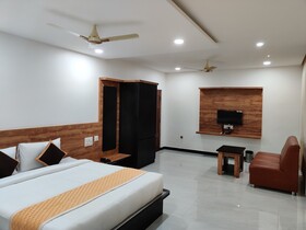 Sadanand's Highway Inn