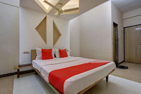 Shambhavi Hotels By OYO Rooms