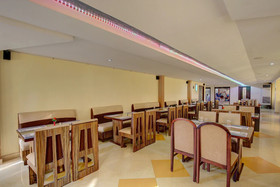 Shambhavi Hotels By OYO Rooms