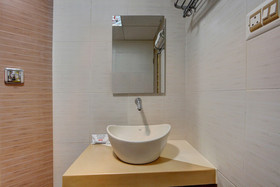 Shambhavi Hotels By OYO Rooms