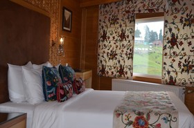 Kolahoi Green Heights Gulmarg
