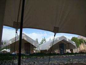 Double Humped Camp - Hunder