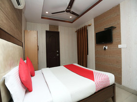 Hotel Log-Inn by OYO Rooms