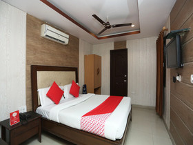 Hotel Log-Inn by OYO Rooms