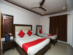 Hotel Log-Inn by OYO Rooms