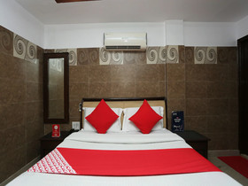 Hotel Log-Inn by OYO Rooms