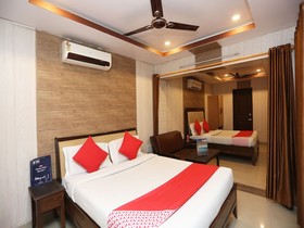 Hotel Log-Inn by OYO Rooms