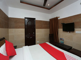 Hotel Log-Inn by OYO Rooms