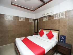 Hotel Log-Inn by OYO Rooms