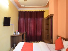 Hotel Novelty By OYO Rooms