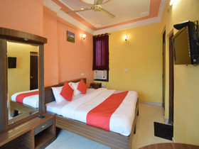 Hotel Novelty By OYO Rooms