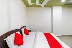 Hotel Zeenat by OYO Rooms