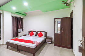 Hotel Zeenat by OYO Rooms