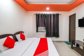 Hotel Zeenat by OYO Rooms