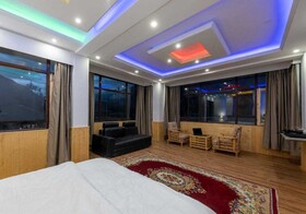 Dee Grand Marq Hotel