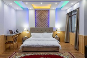 Dee Grand Marq Hotel