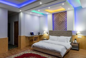 Dee Grand Marq Hotel