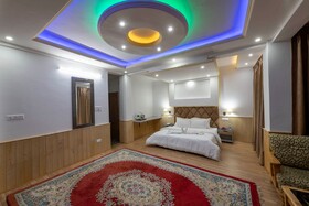 Dee Grand Marq Hotel