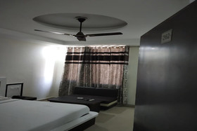 Hotel Mahadev Inn by OYO Rooms