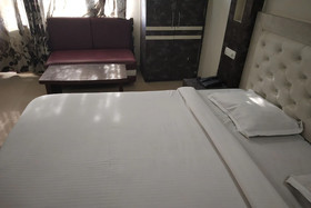 Hotel Mahadev Inn by OYO Rooms